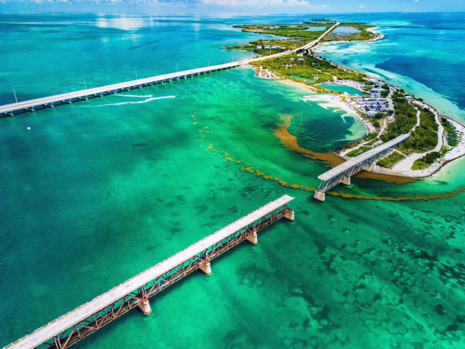Florida Keys landscape with turquoise water and mangroves